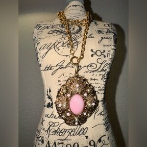 Avon Queen Anne's lace pendant necklace, vintage 1974, Victorian revival